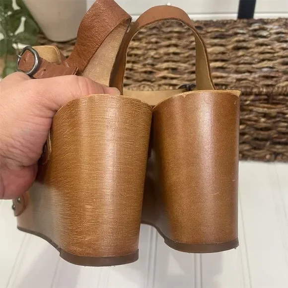 Lucky Brand Leather Studded Wedge Sandals - Size 7.5 - Picture 9 of 12